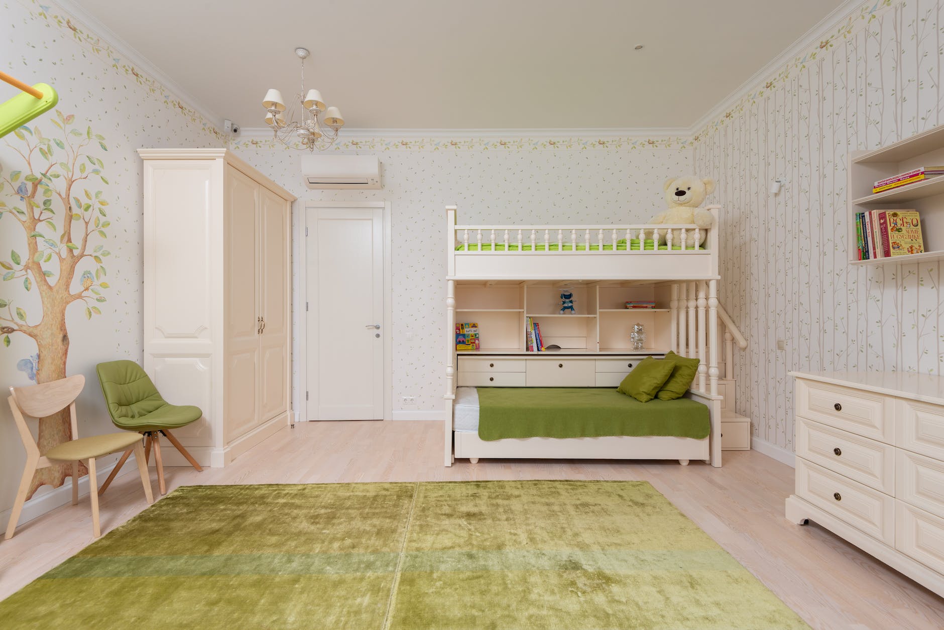 Read more about the article How to Let Your Kids Rearrange Their Bedroom Without Losing Your Mind