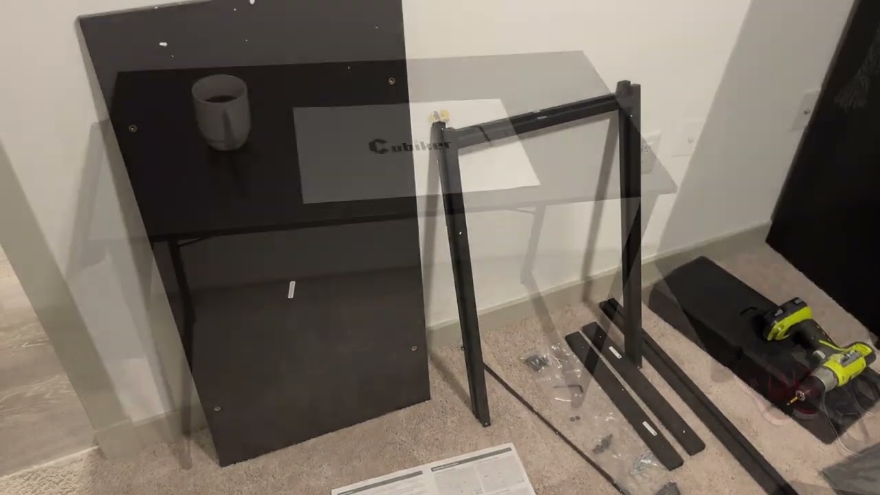 Read more about the article Cubiker Desk: A Great Desk For Small Minimalist Setup